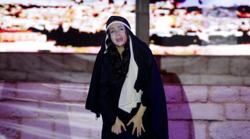 Fernanda Misailidis interpreta Maria no Auto de Corpus Christi 2025