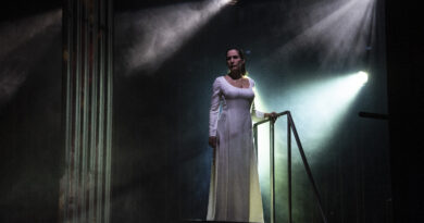 Virginia Cavendish e Ana Cecilia Costa sobem ao palco em “Mary Stuart”