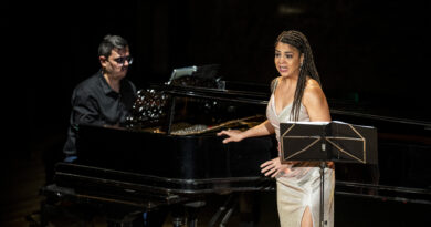 Chiara Santoro apresenta o recital “As Brasileiras” no Centro Cultural da Justiça Federal (RJ)