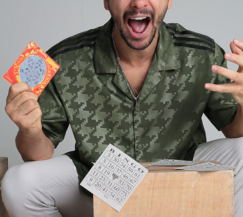 “Raspadinhas” faz reflexão bem humorada sobre a relação do brasileiro com os jogos de azar